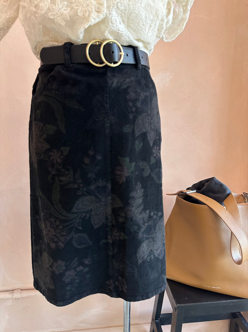 BLUEBERRY ITALIA -  Fine Cord Midi Skirt Black Floral