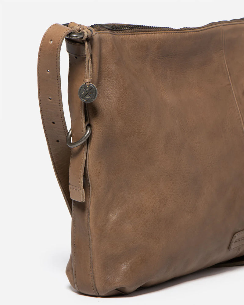 STITCH AND HIDE - Vaucluse Bag Taupe